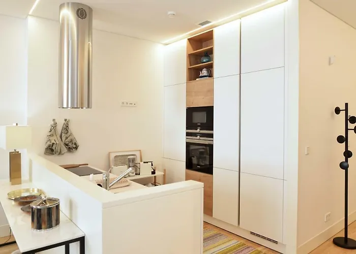 Trendy Chic - Checkinhome *